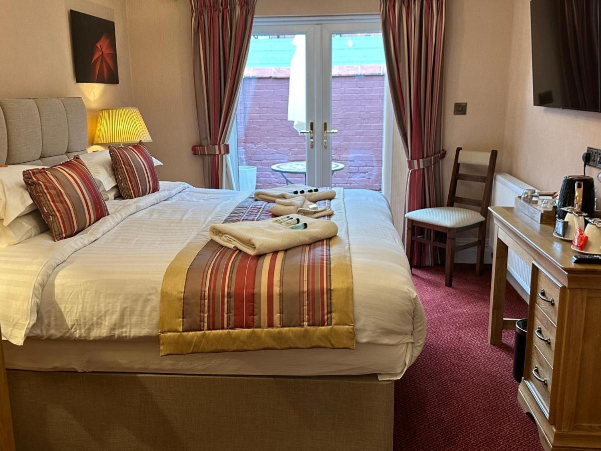 チェスター ハウス ゲスト ハウス Bed & Breakfast エクステリア 写真 A bedroom at the hotel