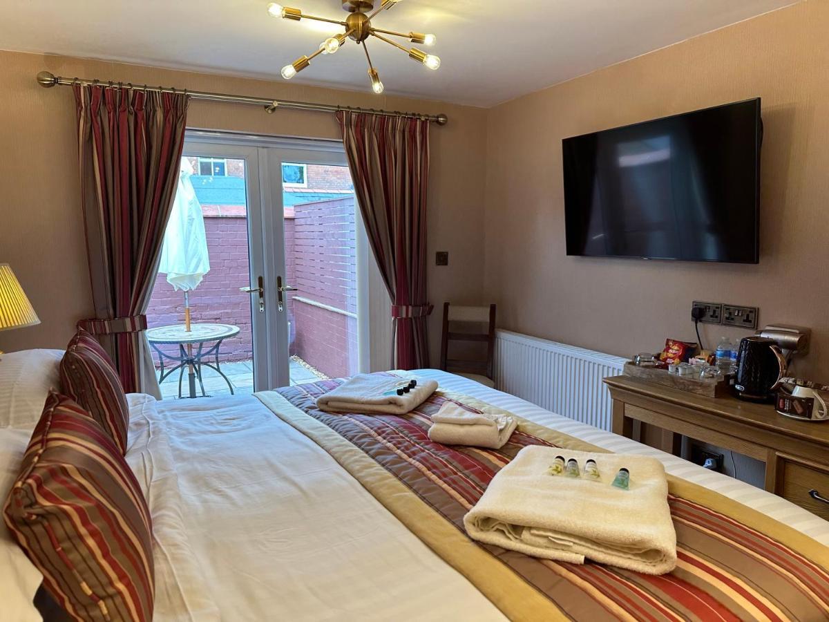 チェスター ハウス ゲスト ハウス Bed & Breakfast エクステリア 写真 A bedroom at the hotel